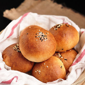 30 Minute Dinner Rolls - Kylee Cooks